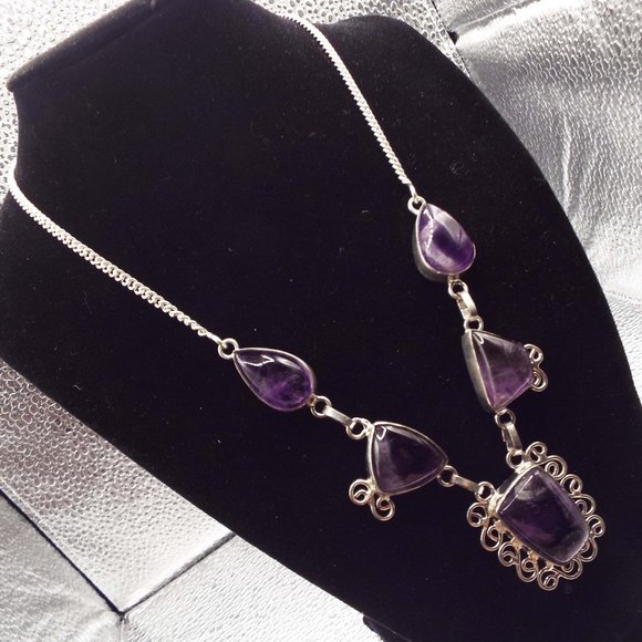 Elegant Purple Silver Necklace - Picture 1 of 3